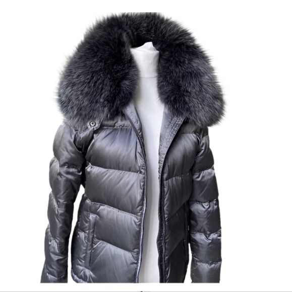 Authentic Prada Puffer Down Fox Fur Jacket with Metal Logo - Picture 14 of 14